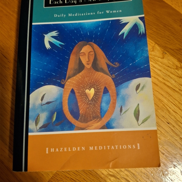 Two Meditation Books For Women EUC - Picture 2 of 11